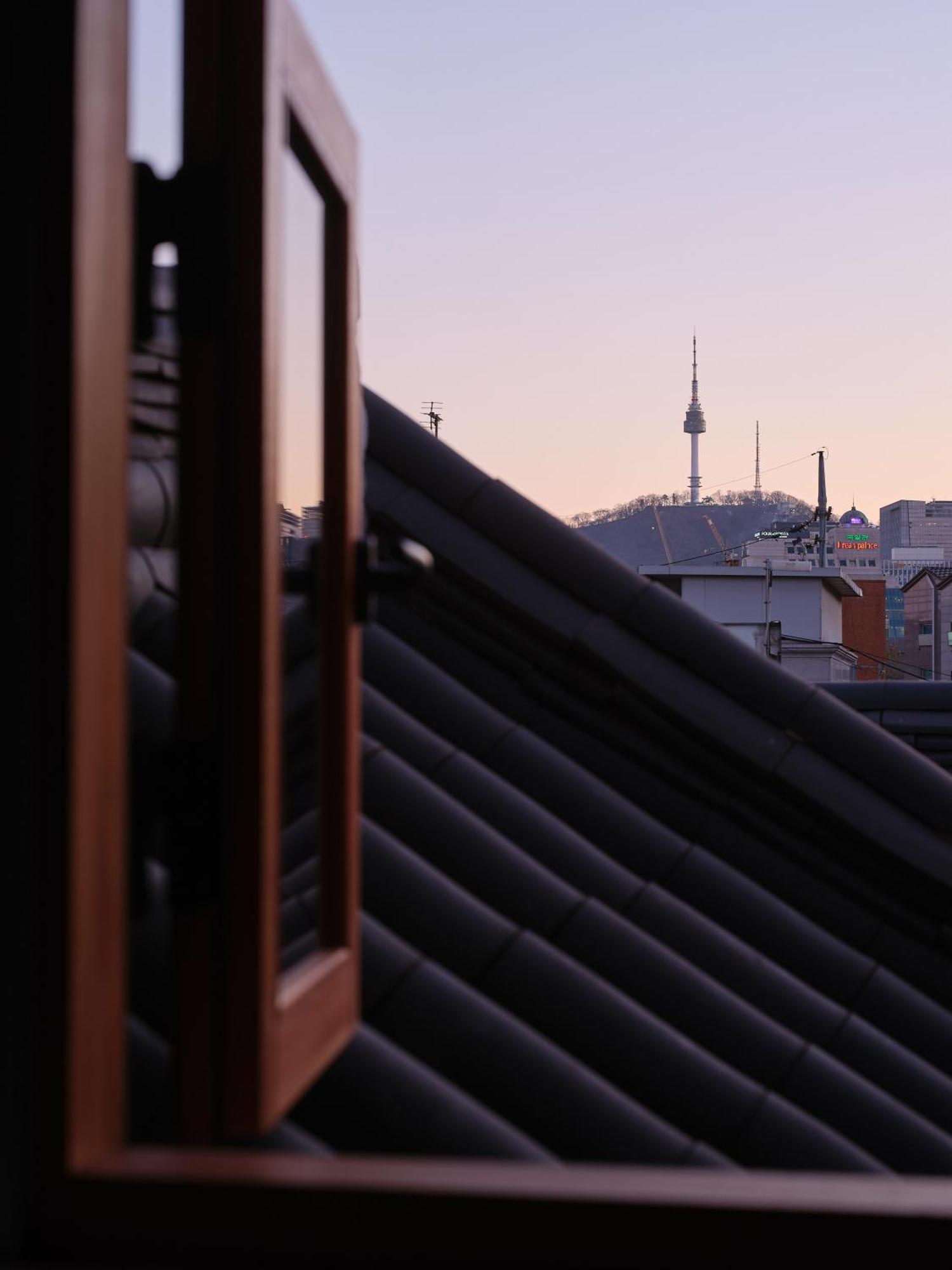 The Korean Traditional Hanok In Downtown Seoul For Convenient Public Transportation - Seoul Ari Εξωτερικό φωτογραφία